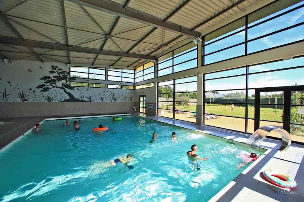 Camping Bretagne piscine couverte — Château de Galinée…
